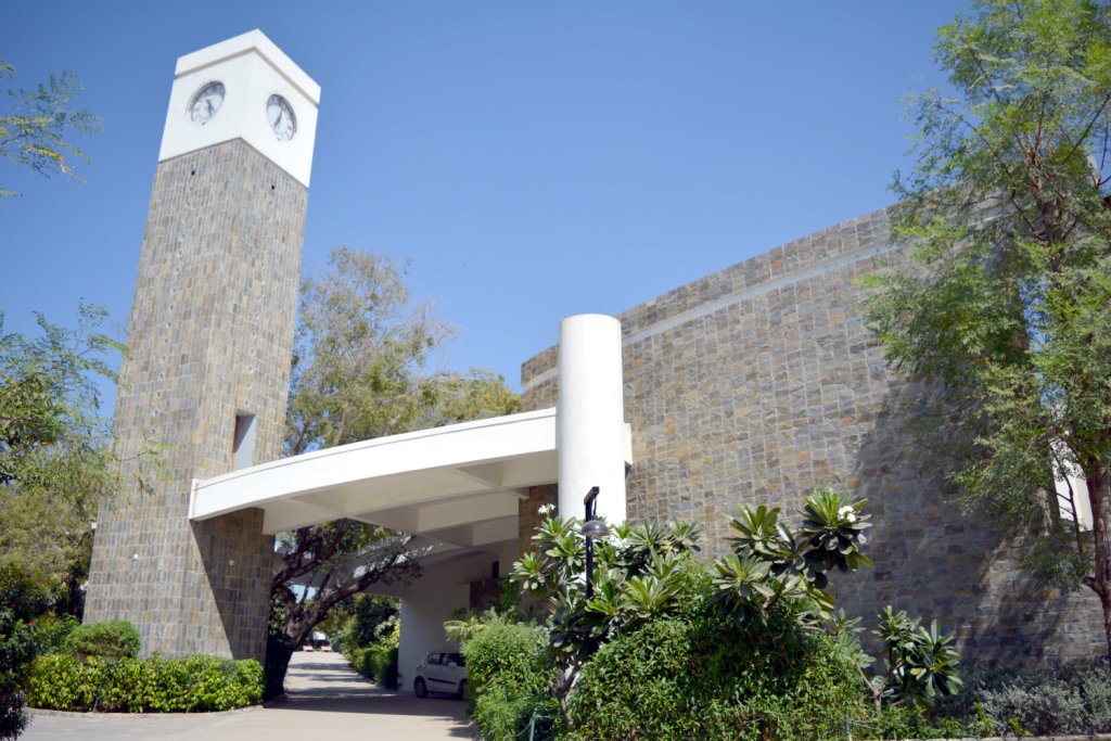 Matushri Maniben Chandulal Maganbhai Kothari Central Office - Building Photo